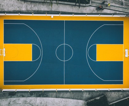 九游体育官网首页-亚当斯的尴尬时刻：向沃尔特马德喷垃圾话，却意外被他的友善击中